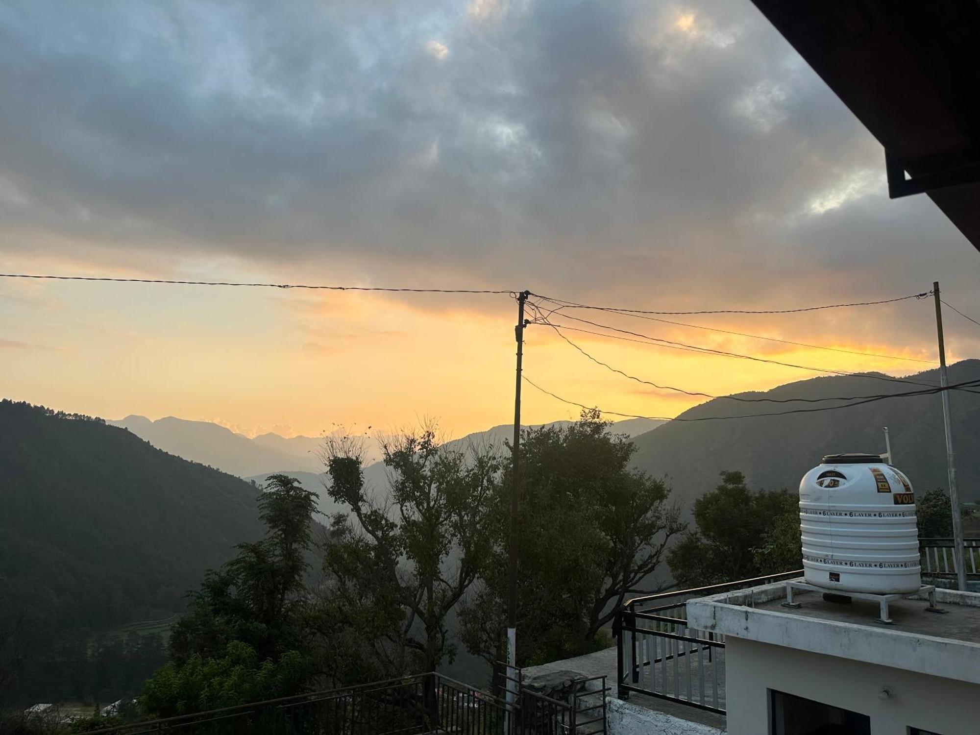Deodar Village Homestay Devalsari Mussoorie Eksteriør billede